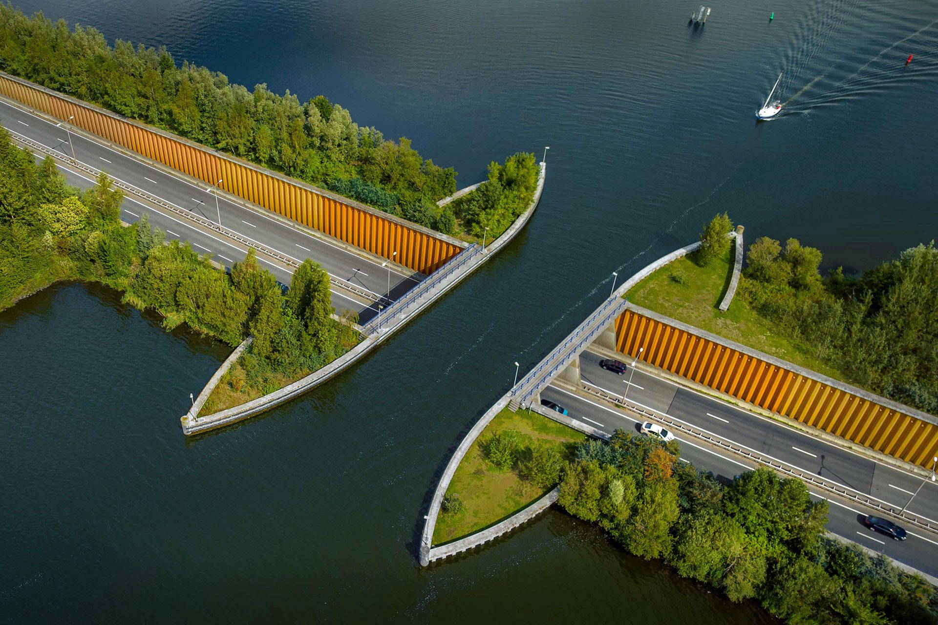 Water bridge Aquaduct Veluwemeer (NL)