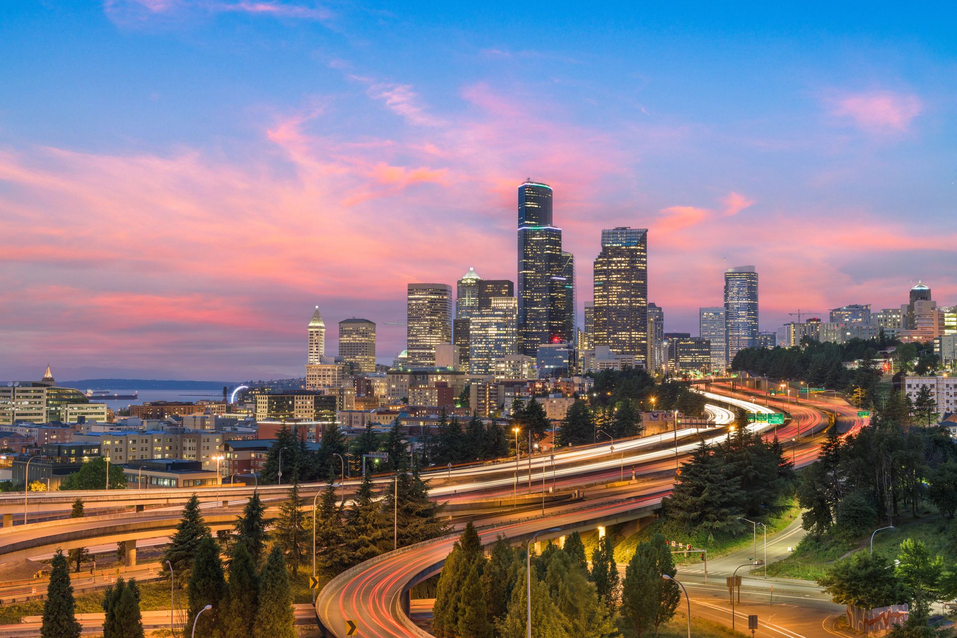 © Depositphotos_641279134_XL.jpg Skyline Seattle, WA, USA
