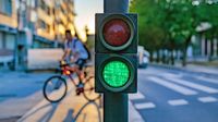 Verkehrsampel mit grünem Lichtsignal