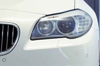 Frontscheinwerfer eines Autos