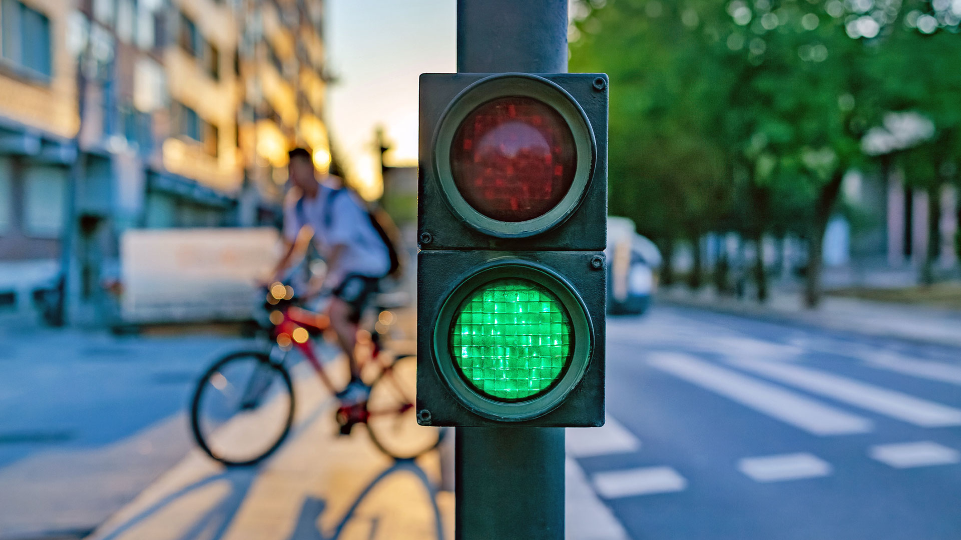 Verkehrsampel mit grünem Lichtsignal